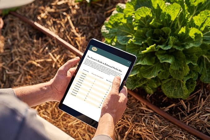 Enhanced Perlite Mix, Soil Amendment That Promotes Robust Growth with Diatomaceous Earth & Essential Nutrients for Plants, Transplanting, Garden Beds and Seedlings (12 QT)